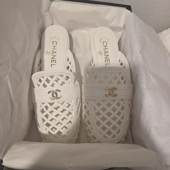 Chanel White Mules 2026  NEW - Picture 2 of 15